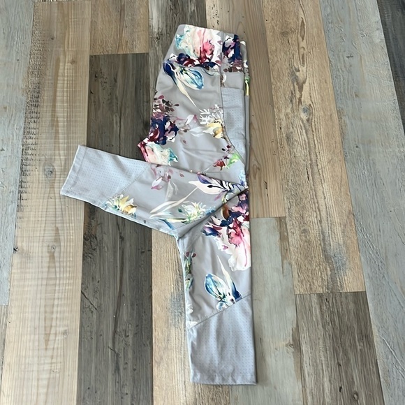 AVIA High Waist Capri Tight (Size M 8-10) Moisture Wicking Stretch Pant - Picture 1 of 7